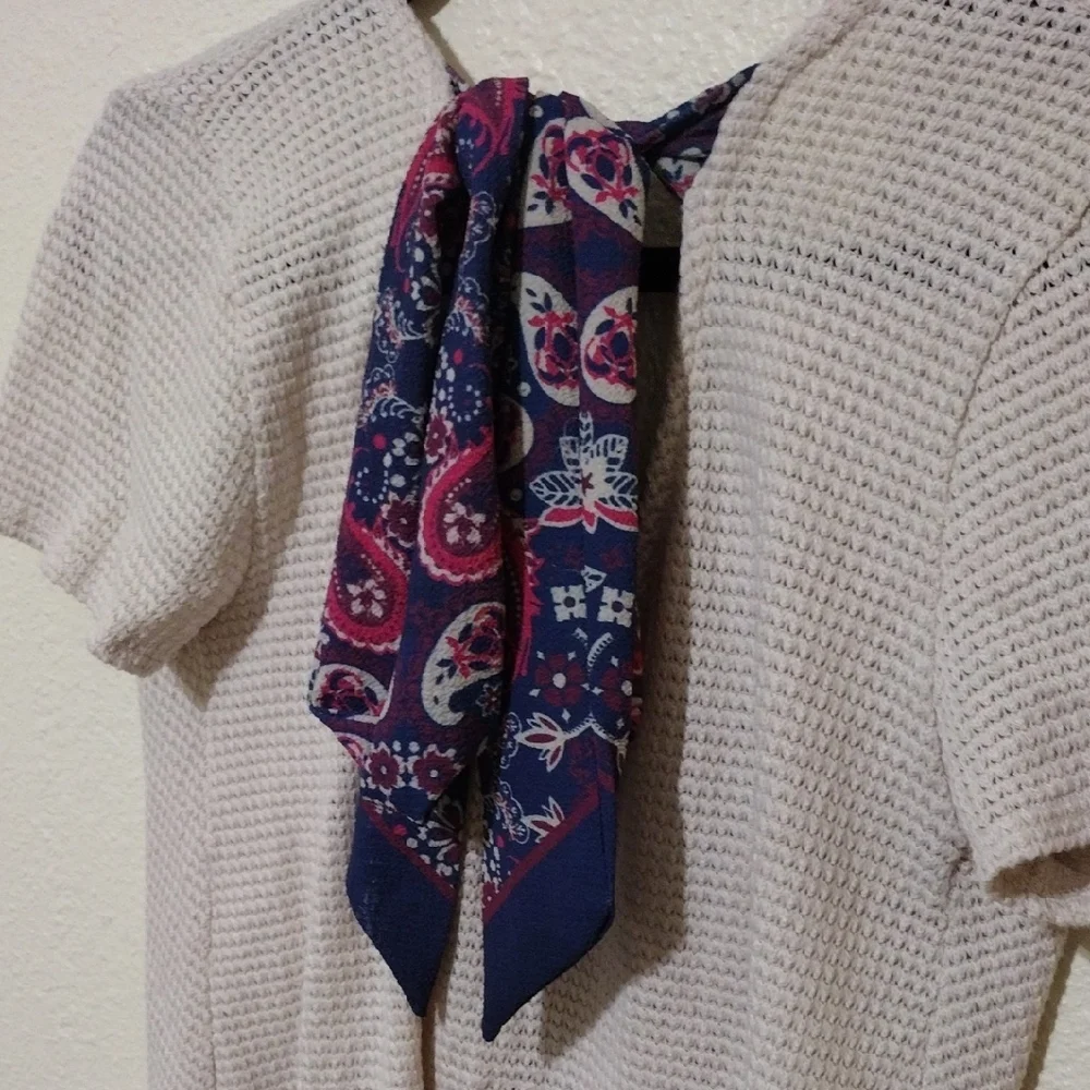 Alya Cream Knot Front Short Sleeve With Ribbon Tie In The Back - Picture 6 of 10